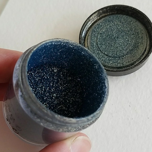Steel Blue pigment MAC - Picture 2 of 4